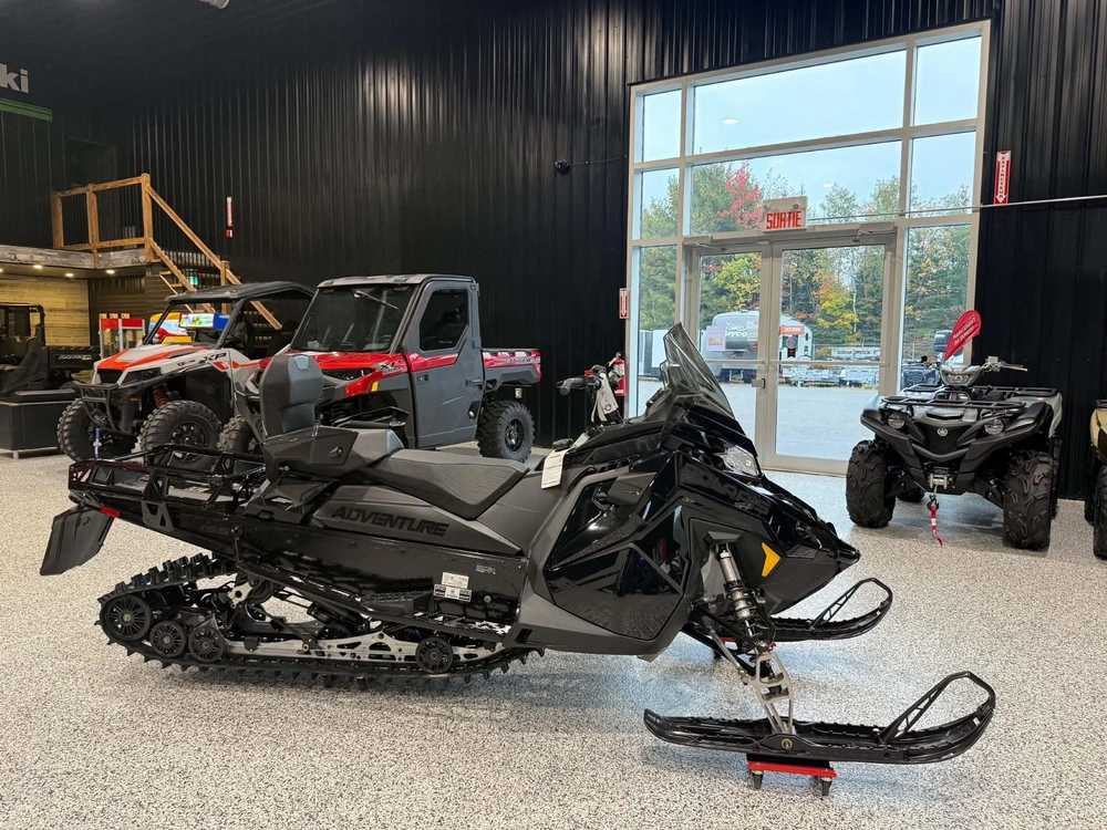 2027 Polaris Voyageur Adventure Ultimate alt