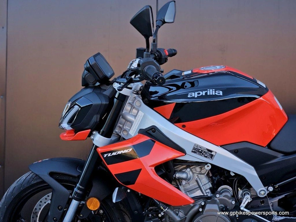 2026 Aprilia Tuono 457