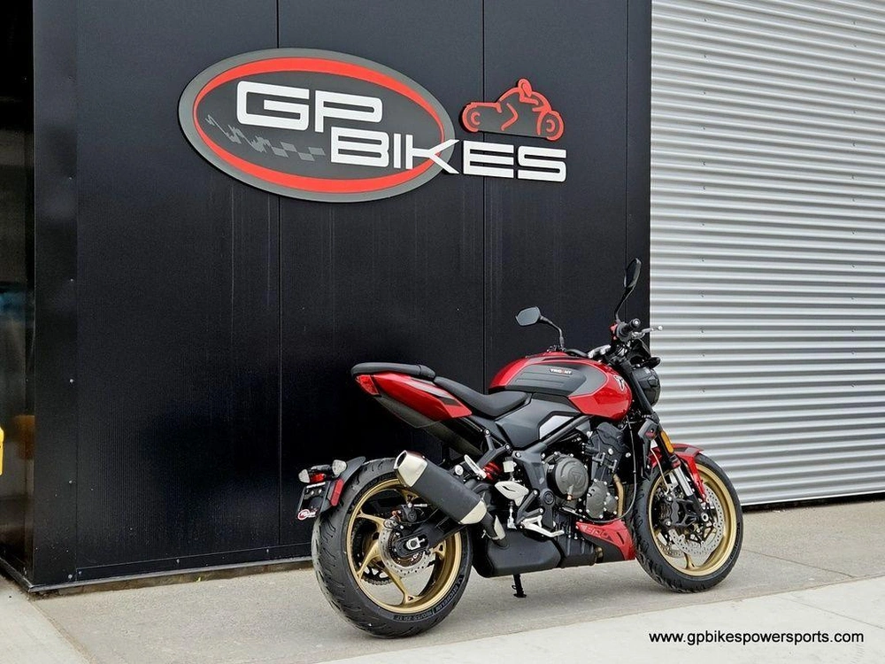 2026 Triumph Trident 800 Carnival Red