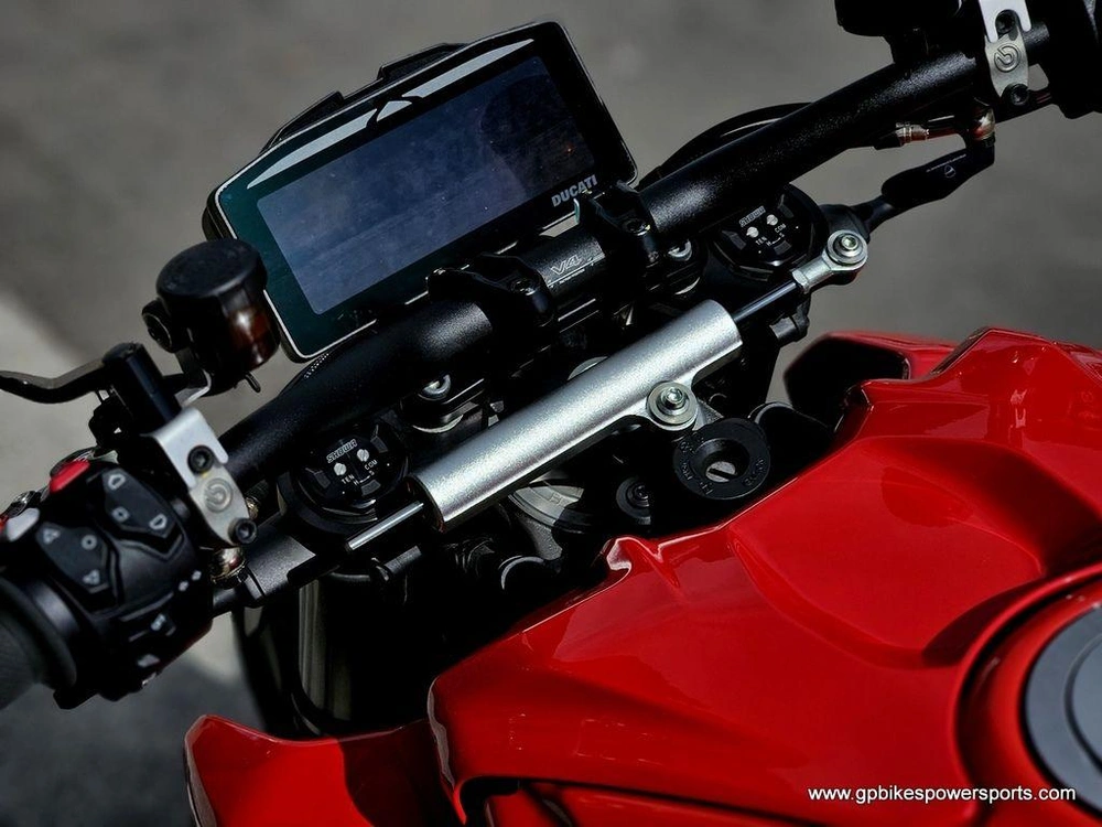 2025 Ducati Streetfighter V4 Ducati Red