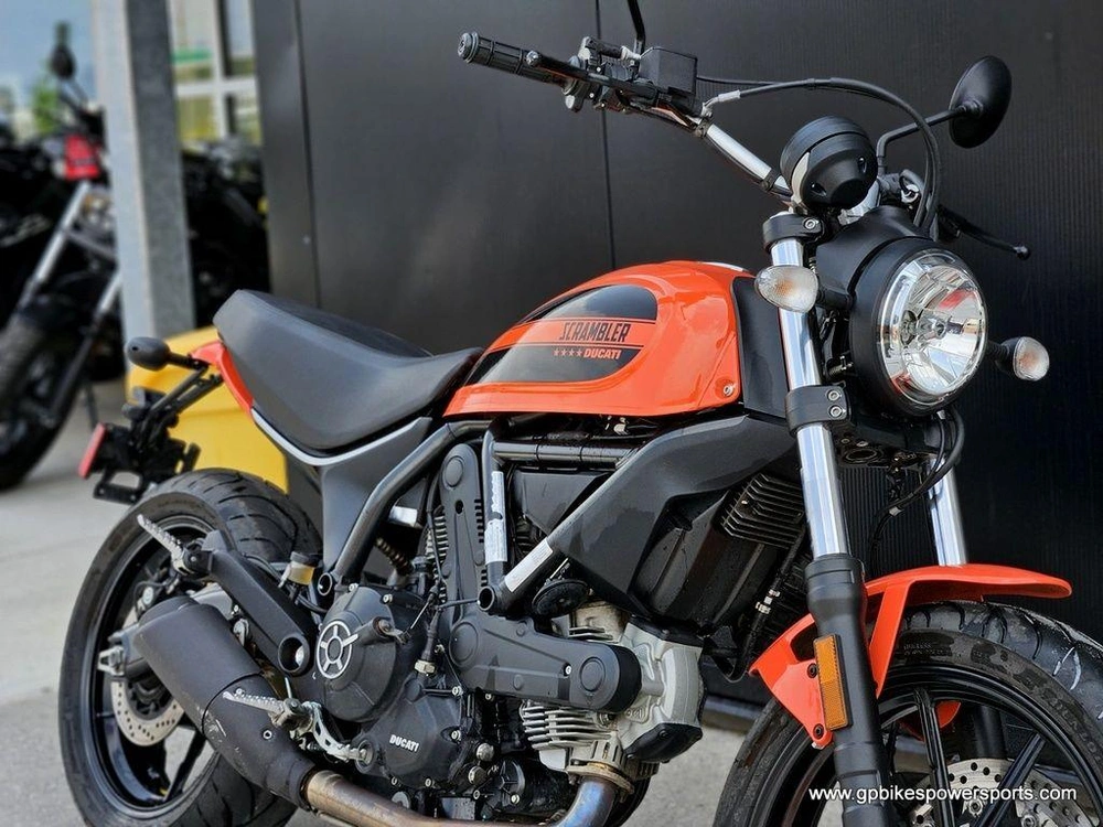 2016 Ducati Scrambler Sixty2 Atomic Tangerine
