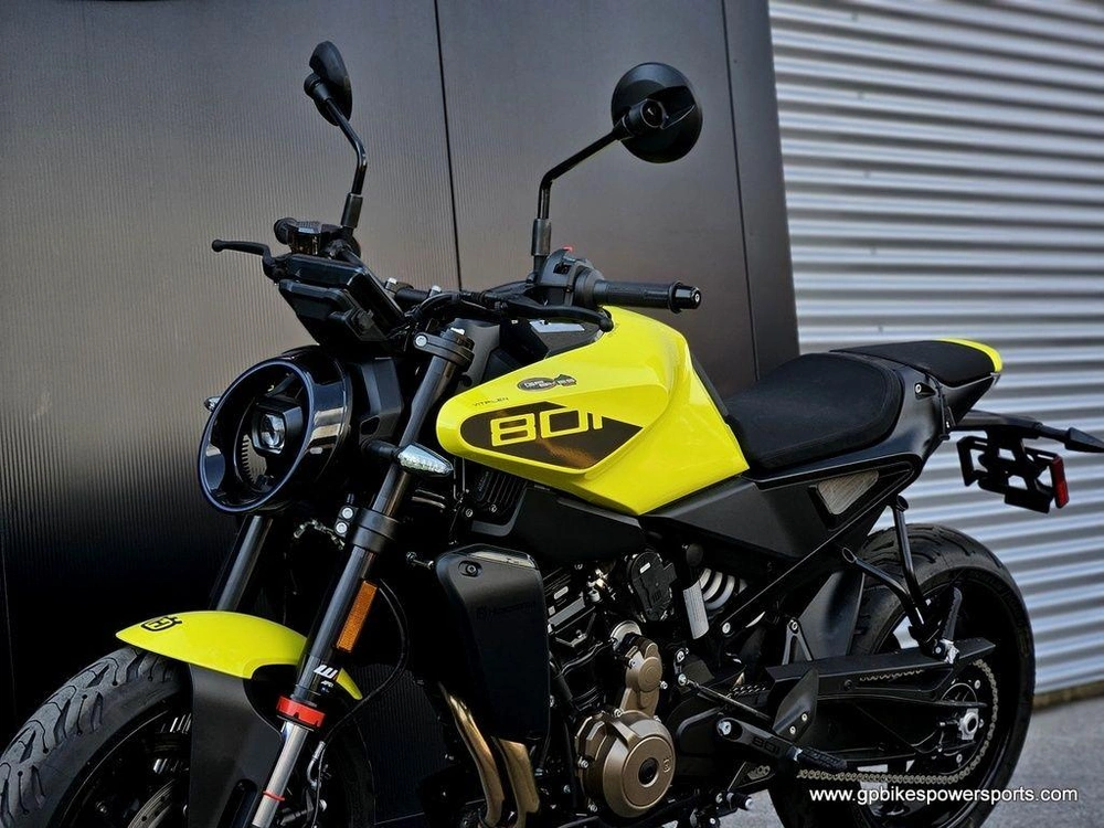 2025 Husqvarna Vitpilen 801 Demo