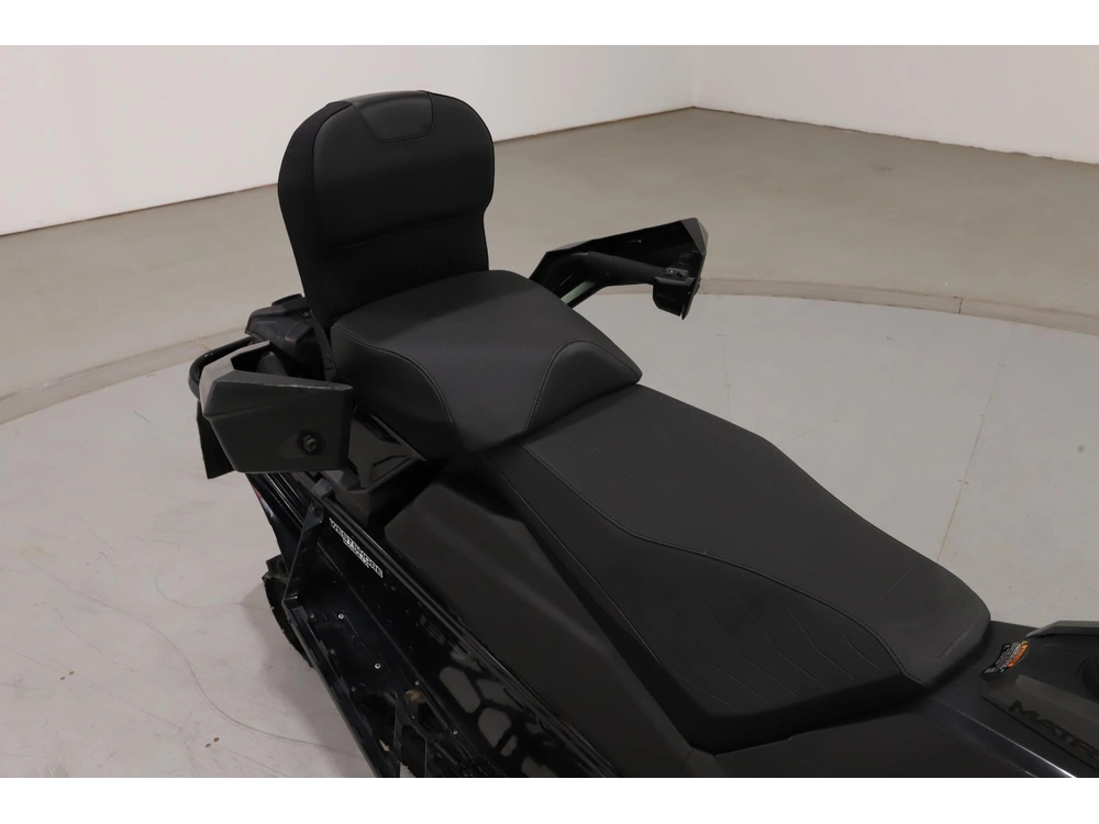 2025 Polaris 650 Indy Adventure 137 alt