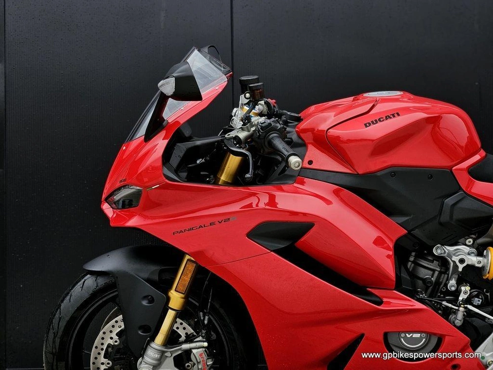 2026 Ducati Panigale V2 S Red