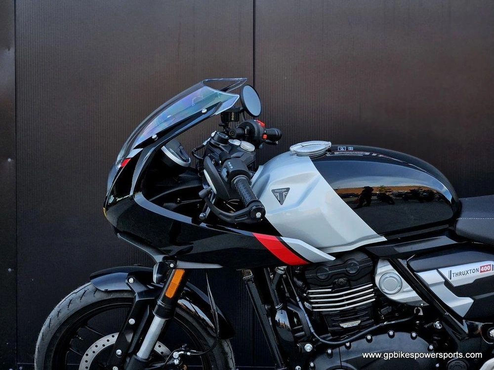 2026 Triumph Thruxton 400 Black/silver