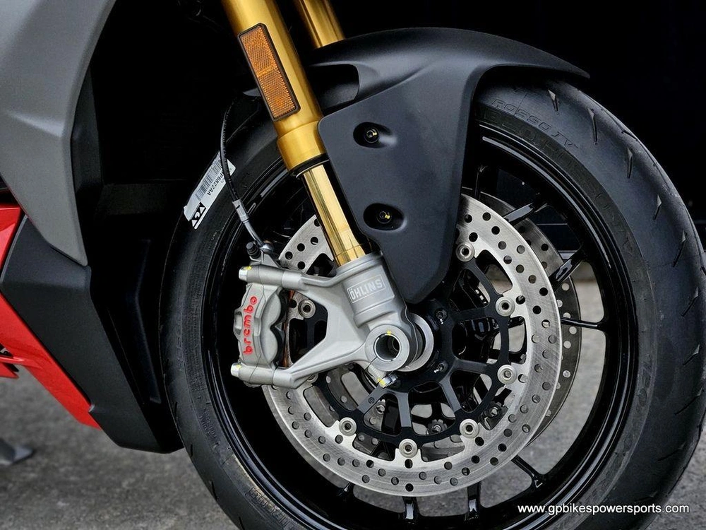 2026 Ducati Streetfighter V2 S Red