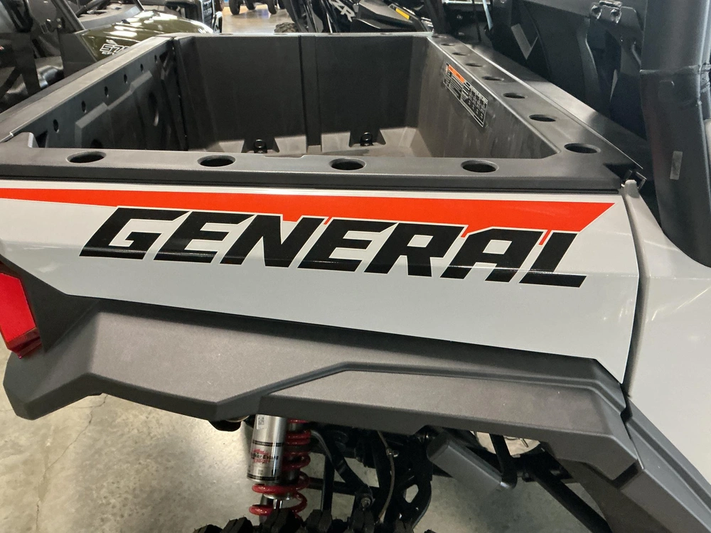 2027 Polaris General Xp 4 1000 Sport alt