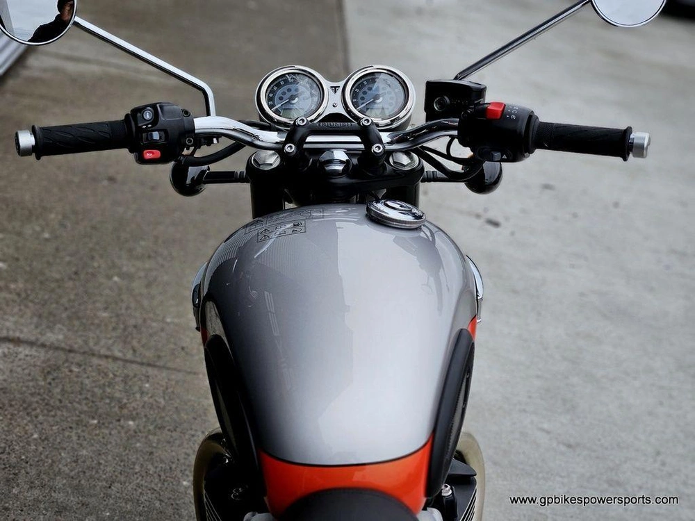 2025 Triumph Bonneville T100