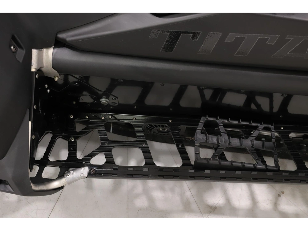 2027 Polaris Prostar Titan Adventure Ultimate 1.55 alt