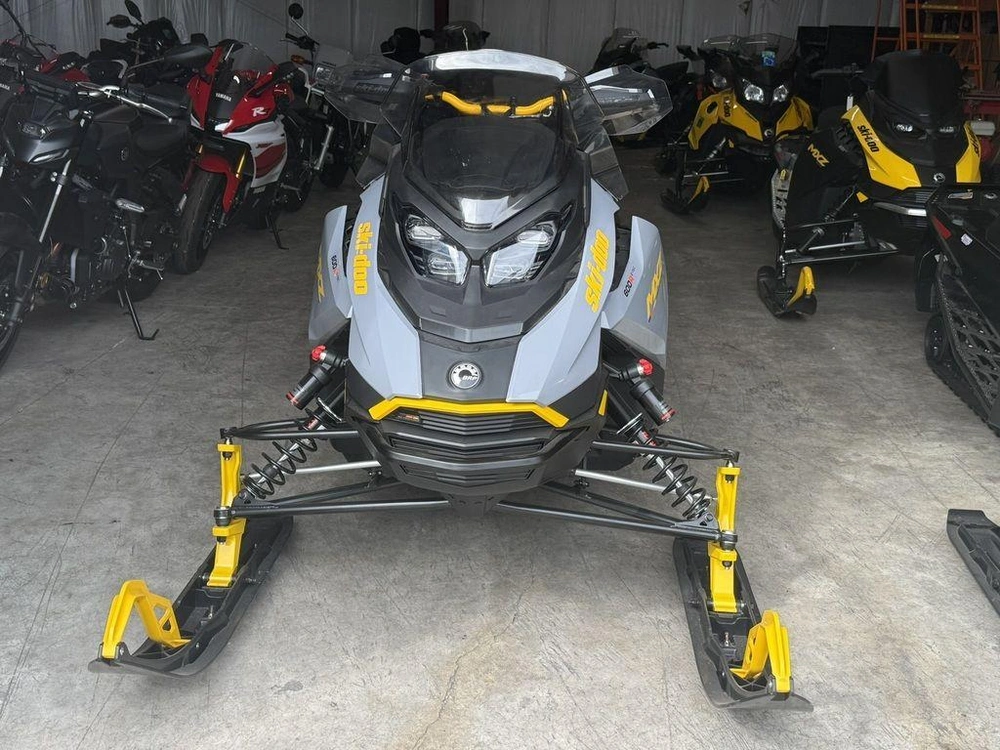 2026 Ski-doo Mxz® Adrenaline® With Blizzard® Package 600r E-tec 137 Ice R. Xt 1.25