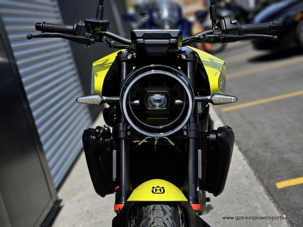 2025 Husqvarna Vitpilen 801