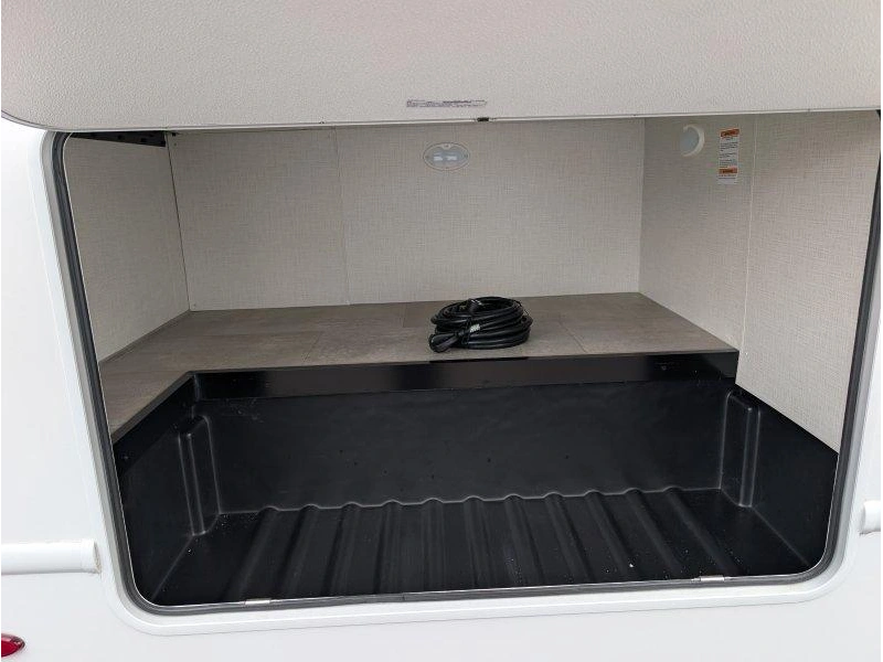 Thor Motor Coach Echelon Lc21 2027 alt