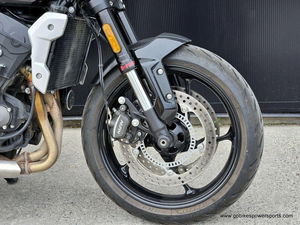 2024 Triumph Trident 660 Sapphire Black