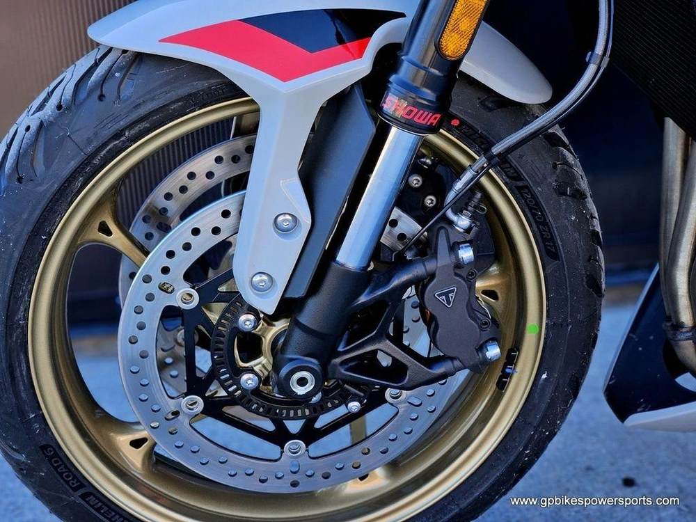 2026 Triumph Trident 800 Ash Grey