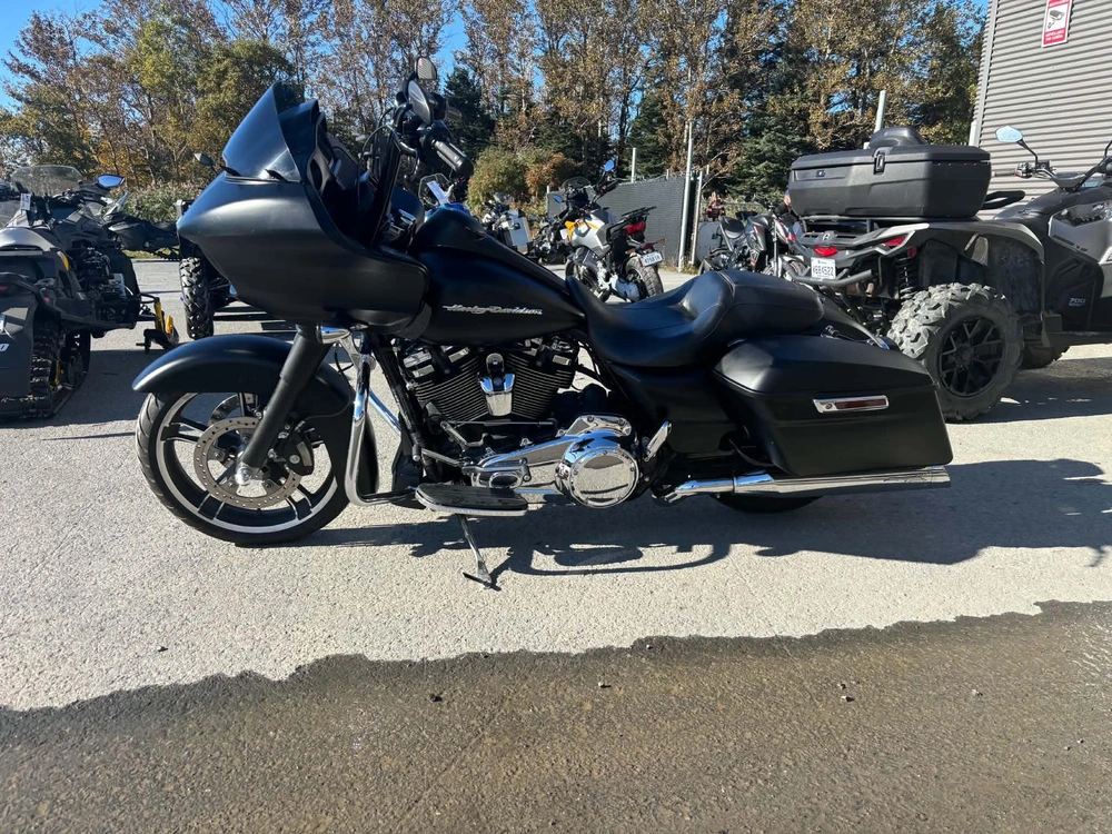 Harley-davidson Road Glide 107 2018 alt