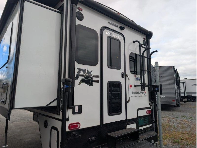 2027 Northwood Arctic Fox 992 alt