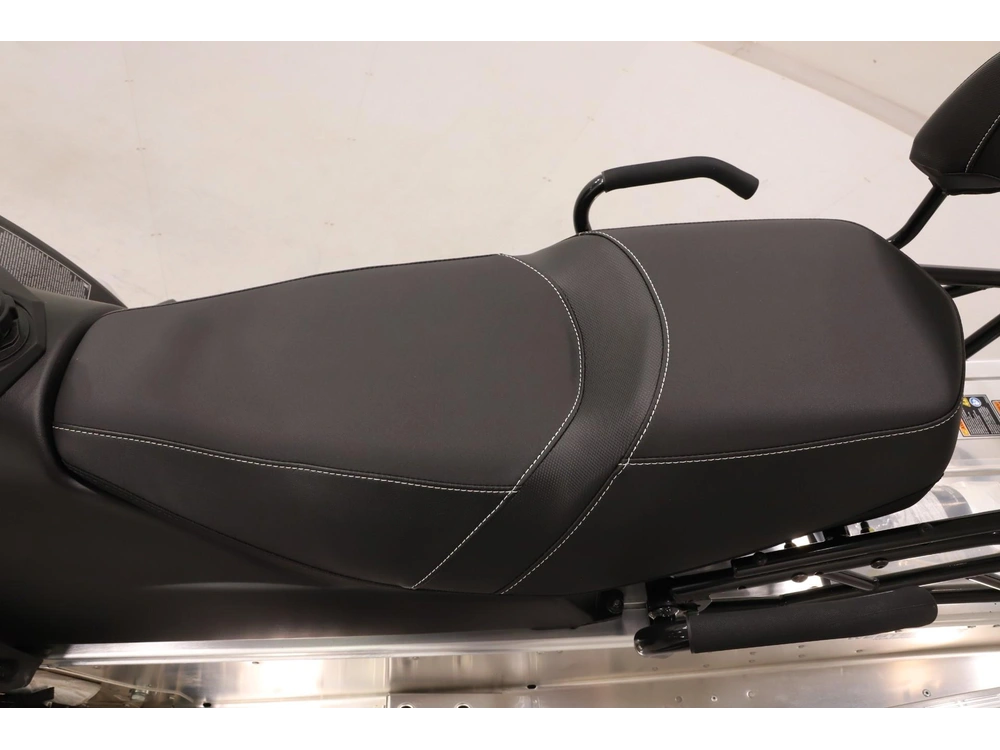 2026 Polaris Indy 550 Voyageur Lxt Northstar alt