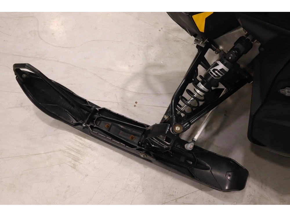 2024 Polaris Prostar S4 Indy Adventure 137 alt