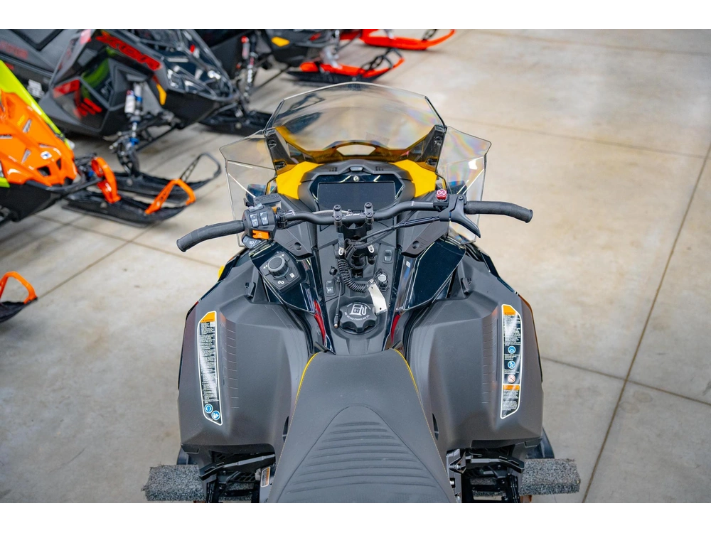 2023 Ski-doo Renegade® Enduro™ Rotax® 850 E-tec Yellow alt