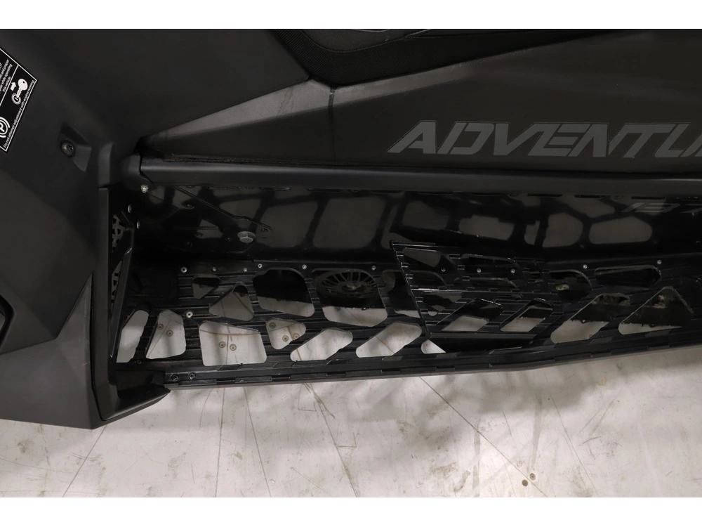 2024 Polaris Prostar S4 Indy Adventure 137 alt