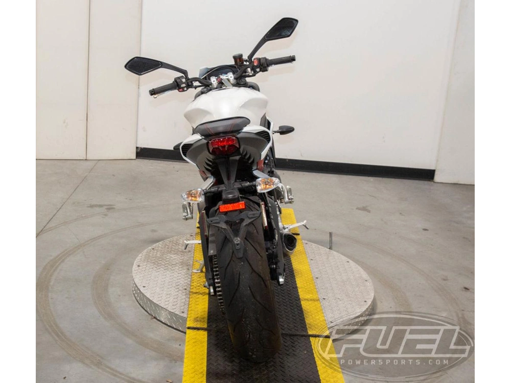 2018 Triumph Street Triple R - Low Crystal White Metallic alt