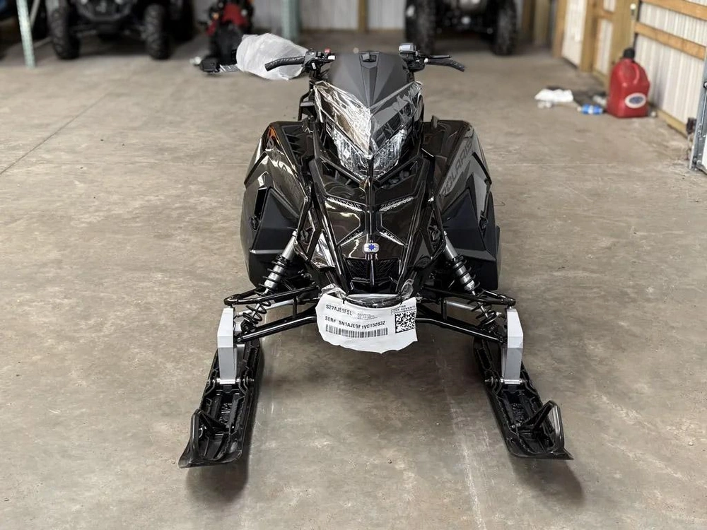 2027 Polaris Prostar S4 Titan Adventure 155 Es