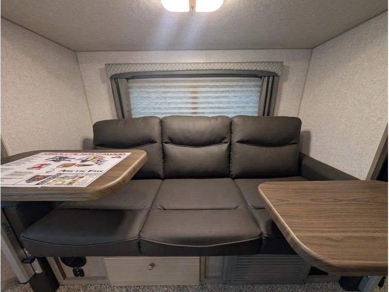 2027 Northwood Arctic Fox 992 alt