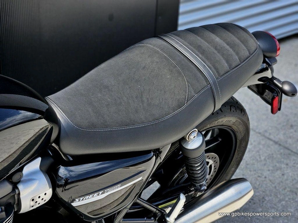 2019 Triumph Street Twin Jet Black