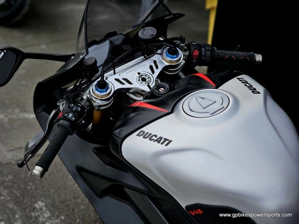 2023 Ducati Panigale V4 Sp2 Winter Test Livery