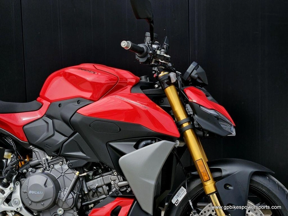 2026 Ducati Streetfighter V2 S Red