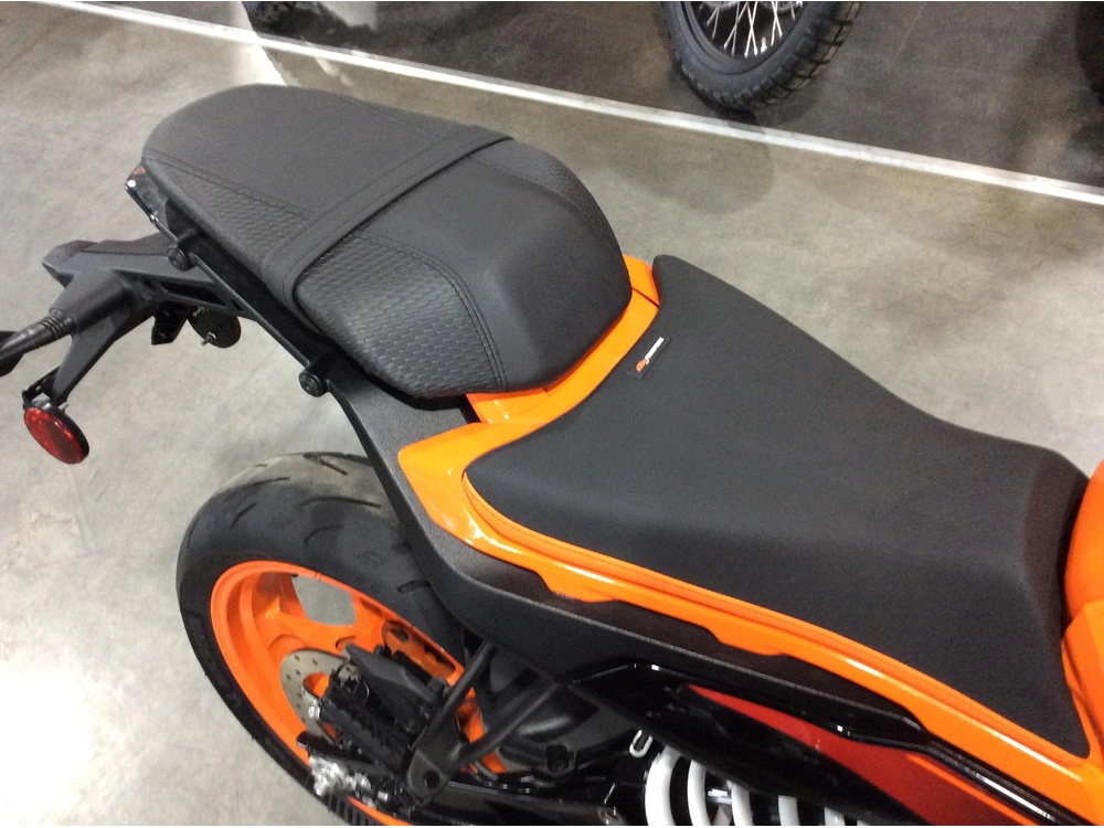Ktm 390 Duke 2024 alt