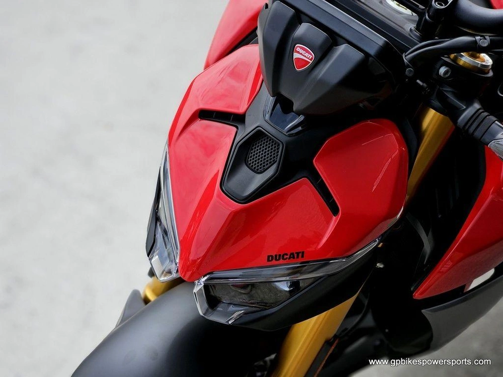 2026 Ducati Streetfighter V2 S Red