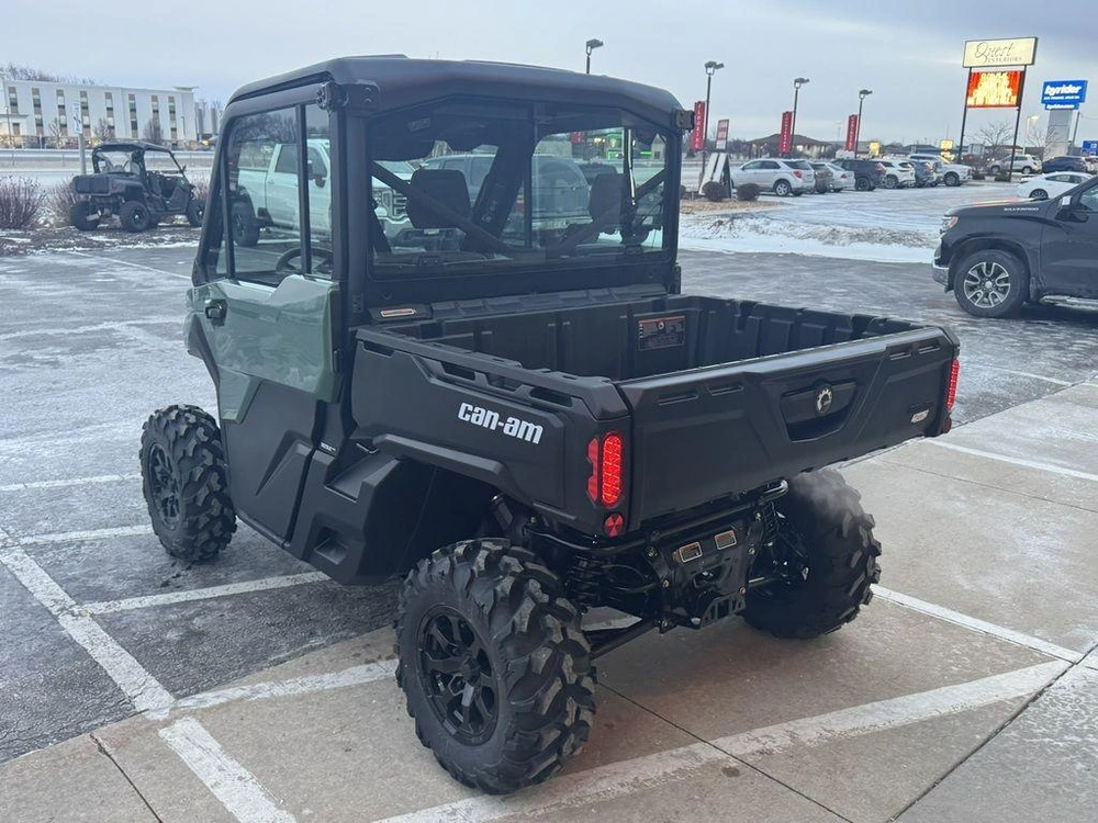 2026 Can-am Defender Dps Cab Hd10