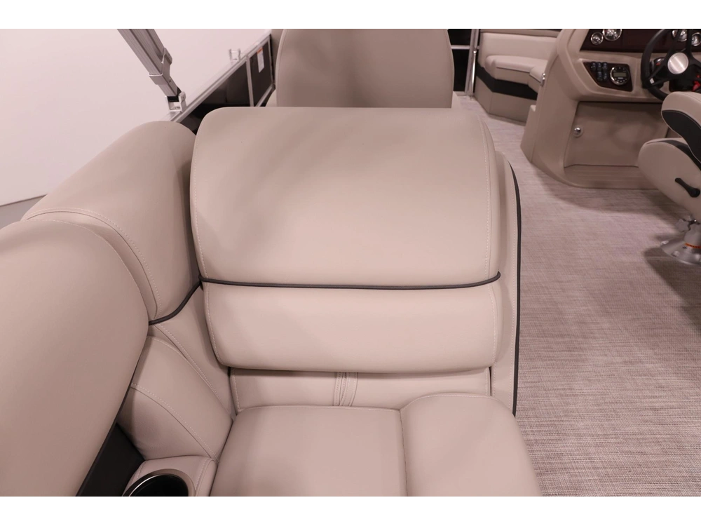 2023 Berkshire 22' Radius Pontoon W/ 90hp - Easy Financing alt