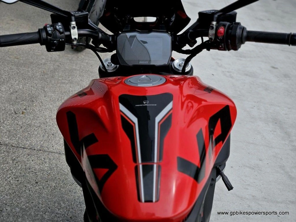 2023 Ducati Diavel V4 Ducati Red