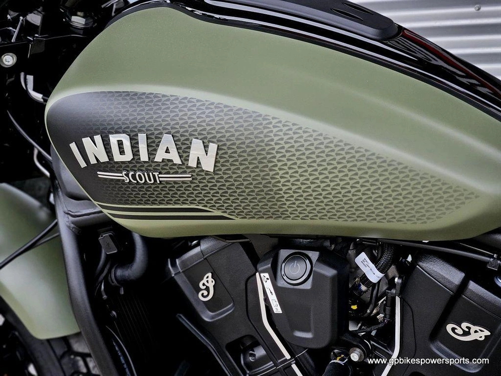2026 Indian Motorcycle Scout® Bobber Limited +tech Moss Green Smoke