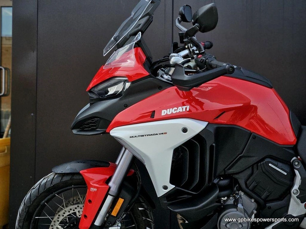 2024 Ducati Multistrada V4 S Travel & Radar Red