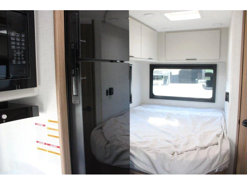 Thor Motor Coach Four Winds 21z 2027