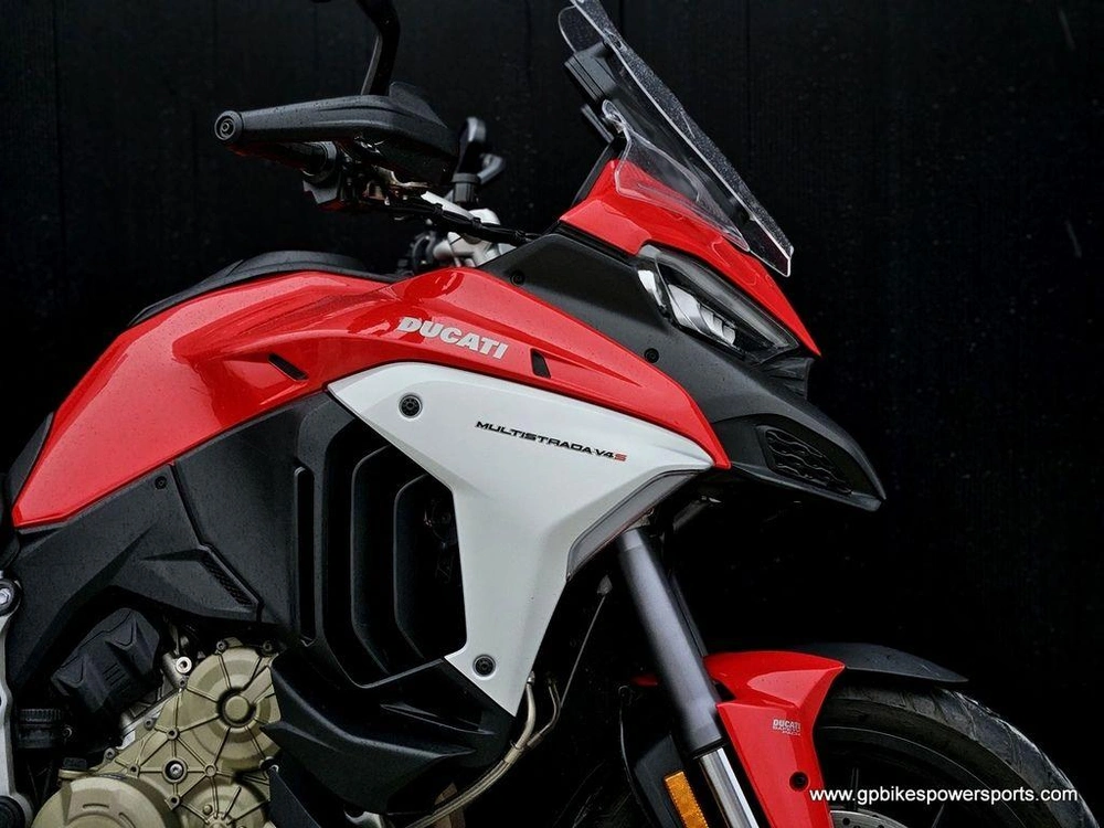 2022 Ducati Multistrada V4s Ducati Red / Forged Wheels