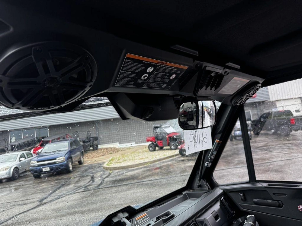 2026 Can-am Defender Limited Hd11