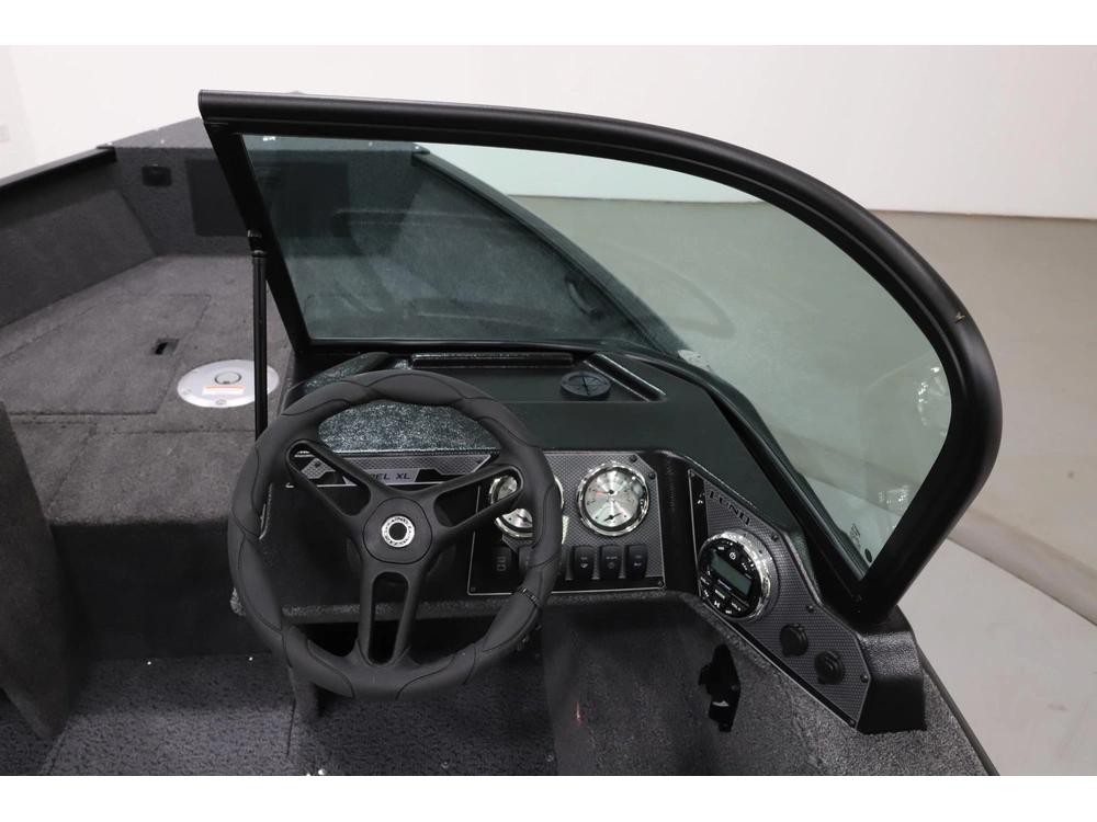 2026 Lund Boat Co 1650 Rebel Xl Sport alt