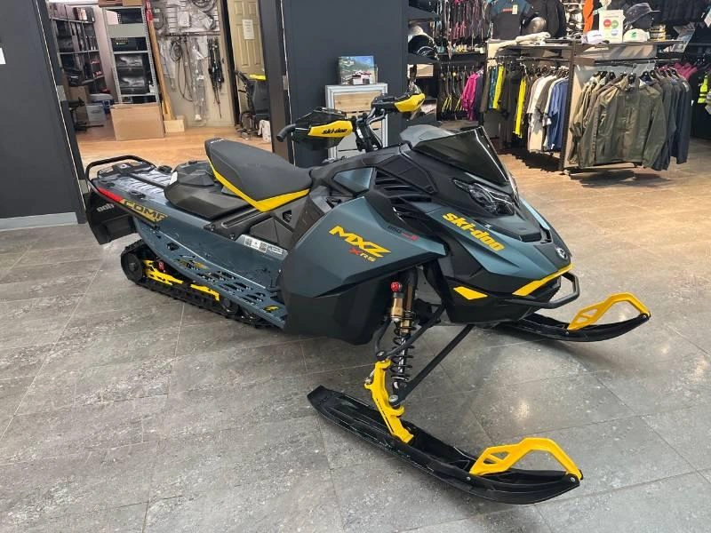 Ski-doo Mxz X-rs W/ Competition Pkg 850 E-tec Turbo R Ripsaw Ii 2-ply 1.25'' Shot W/ 10.25'' Touchscreen 2026