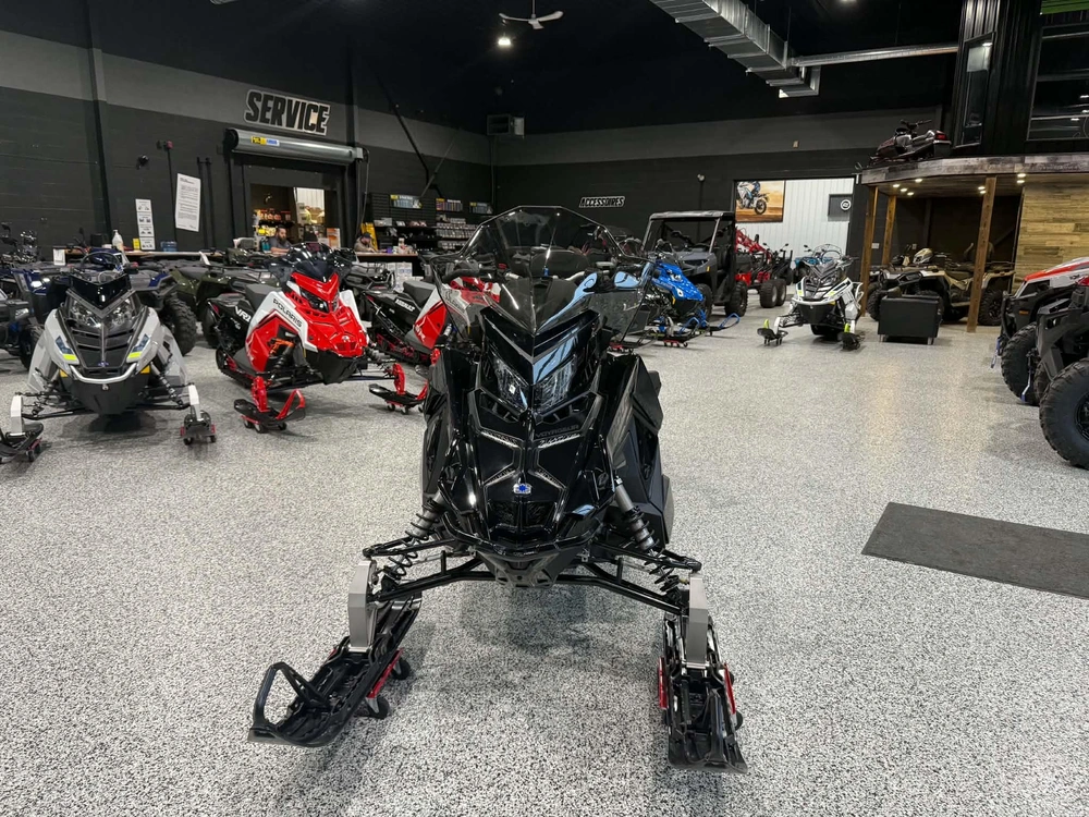 2027 Polaris Voyageur Adventure Ultimate alt