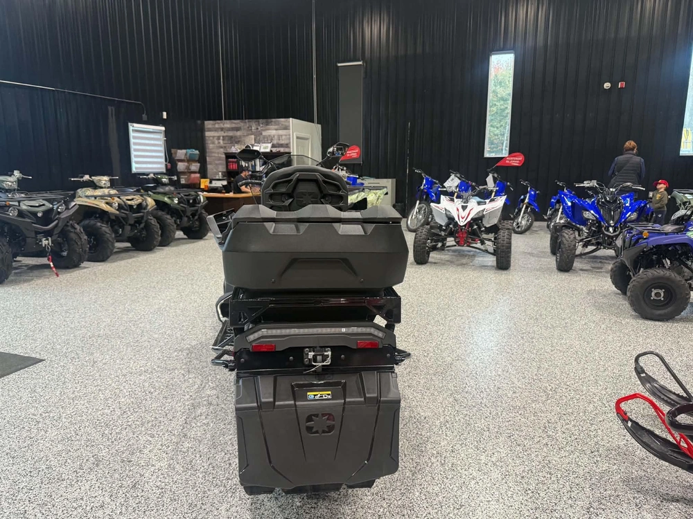 2027 Polaris Titan Adventure Ultimate 155 1.8 alt