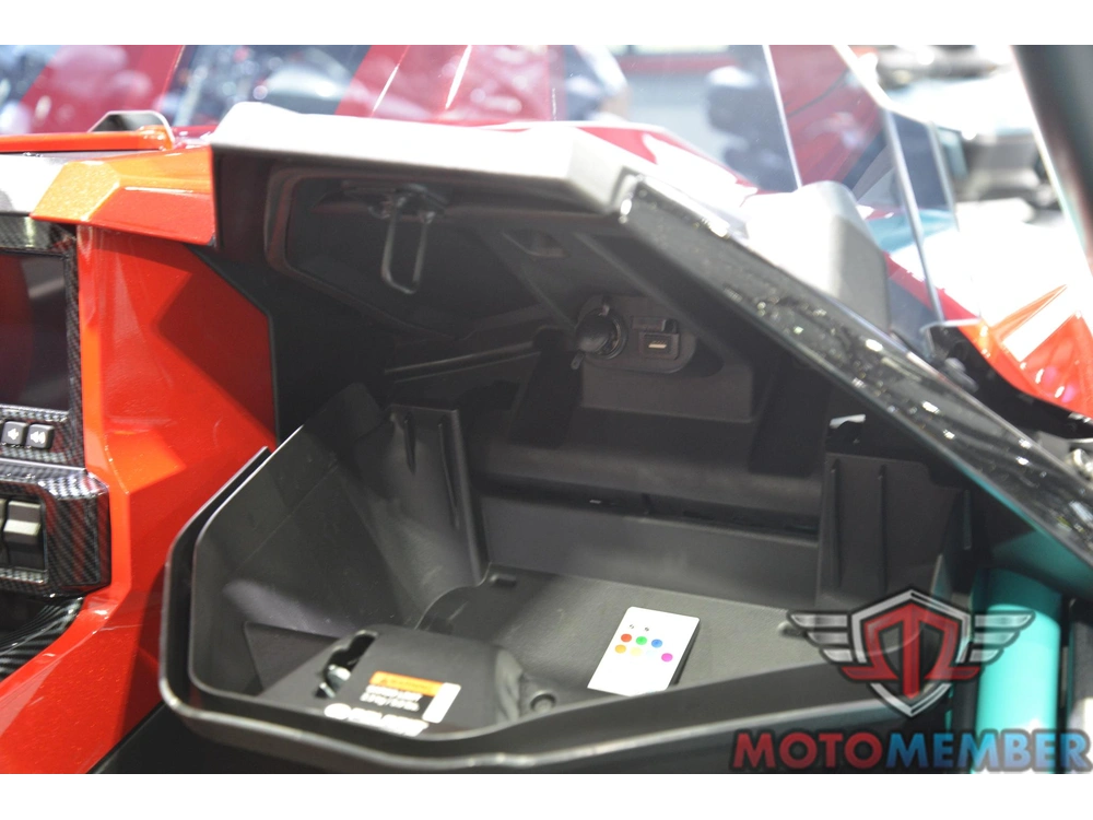 2025 Slingshot 10th Anniversary Autodrive alt