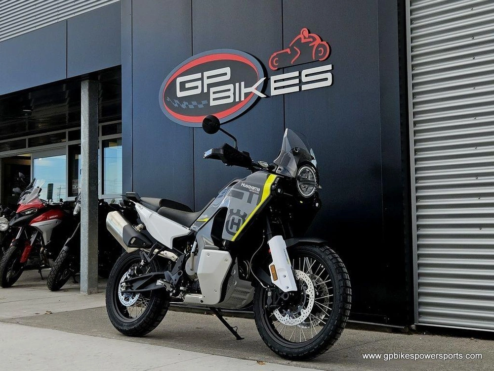 2025 Husqvarna Norden 901