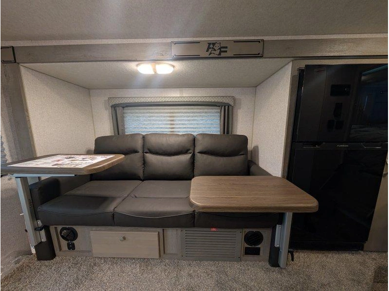 2027 Northwood Arctic Fox 992 alt