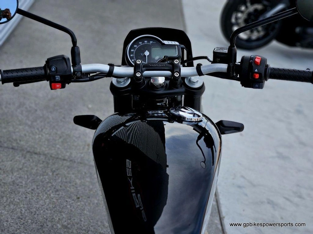 2027 Triumph Tracker 400 Phantom Black