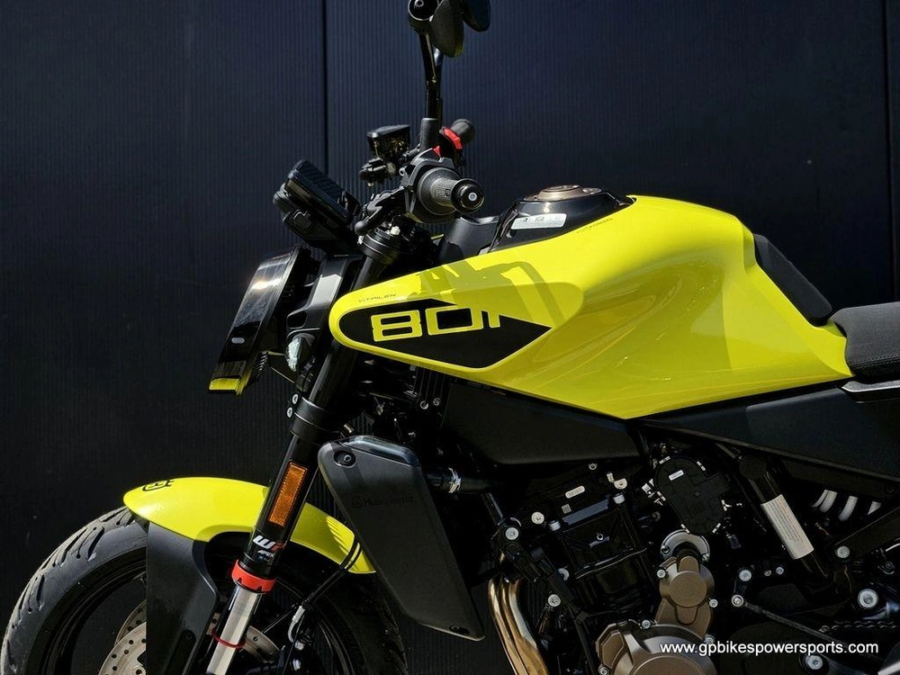 2025 Husqvarna Vitpilen 801