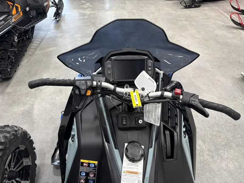 2026 Polaris 850 INDY VR1 137 DYNAMIX